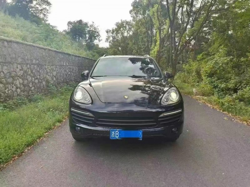 广州14年保时捷卡宴1
