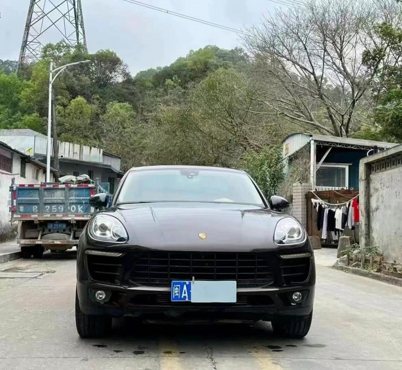 广州16年保时捷Macan1