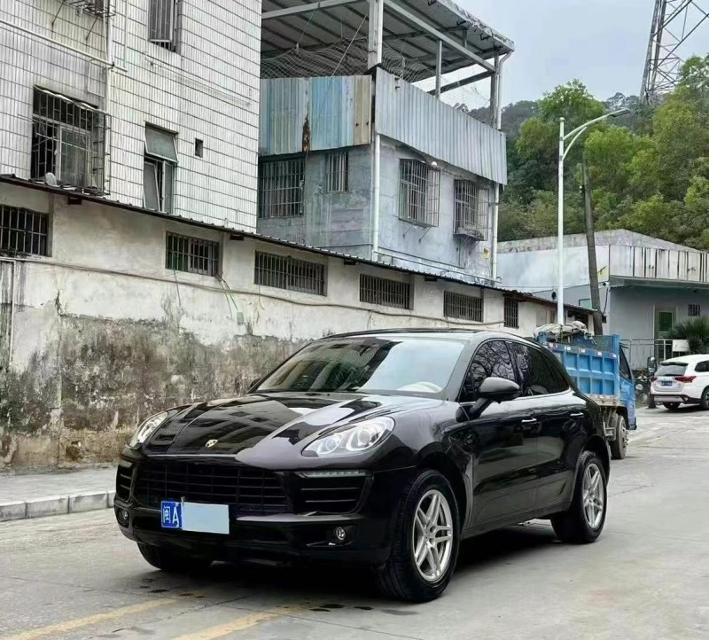 广州16年保时捷Macan2