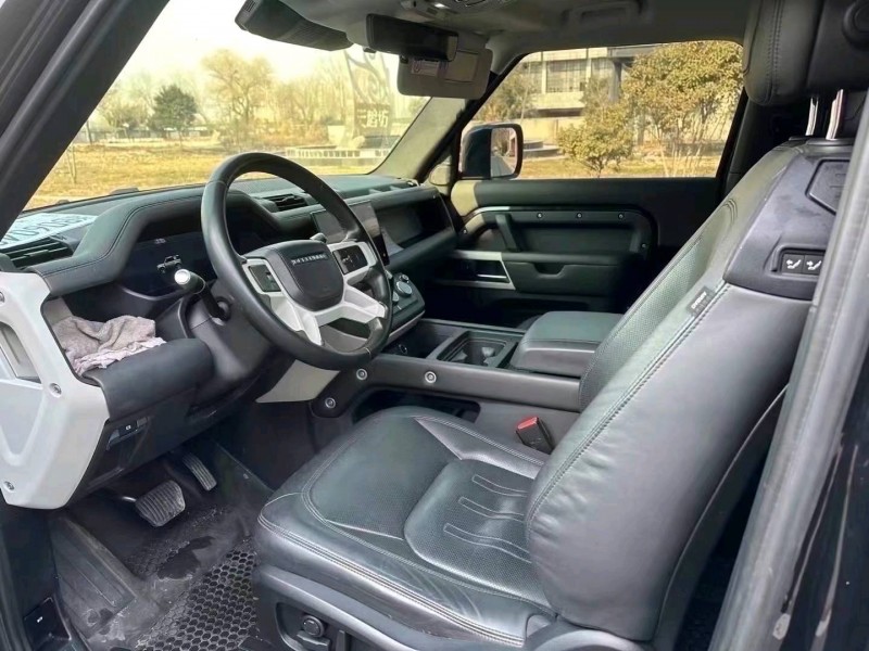 枣庄23年路虎卫士7