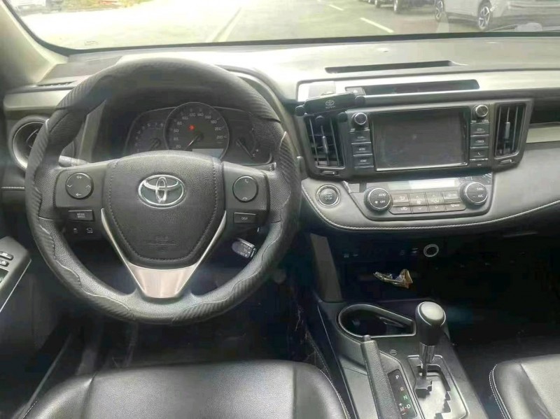 珠海21年豐田RAV47