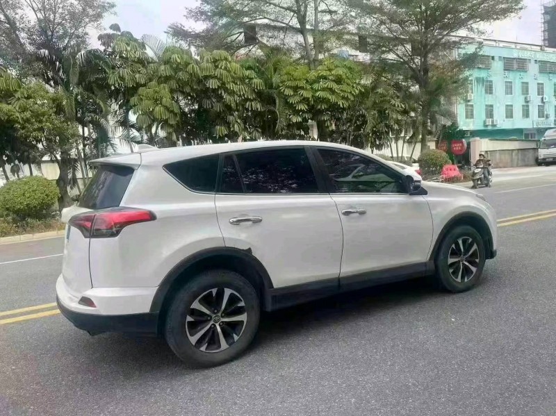 珠海21年豐田RAV49