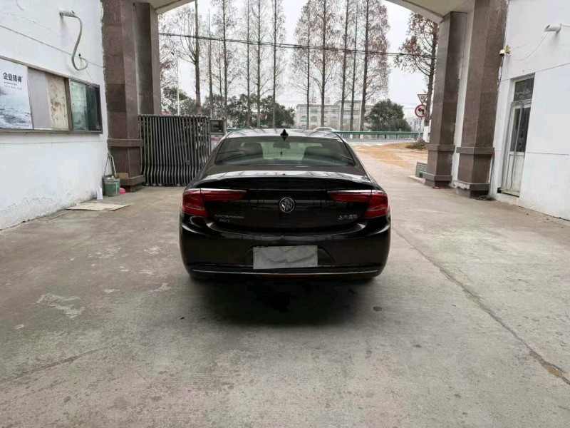 徐州17年别克君越9