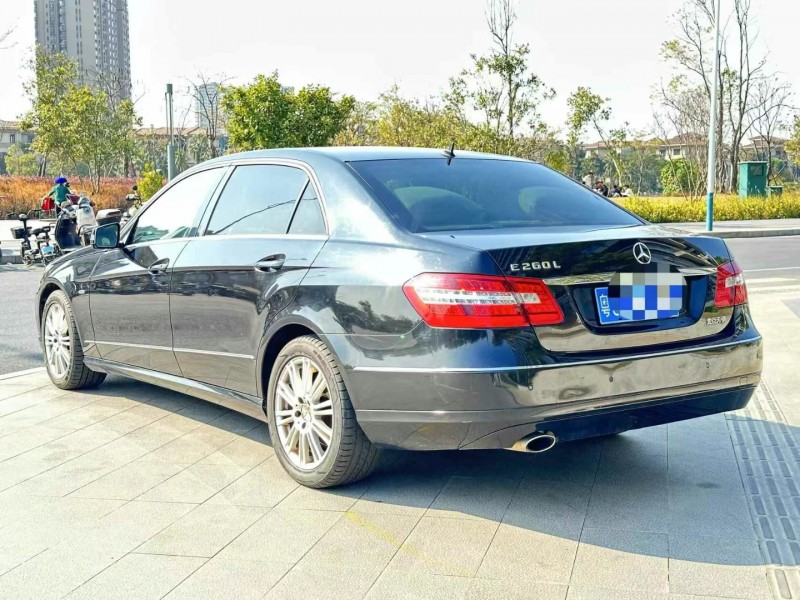 东莞13年奔驰E8