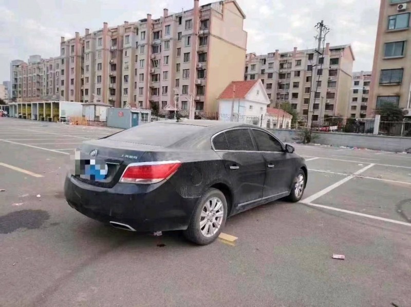 枣庄12年别克君越3