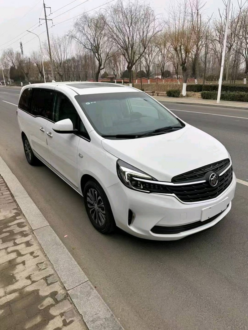 青岛21年别克GL83