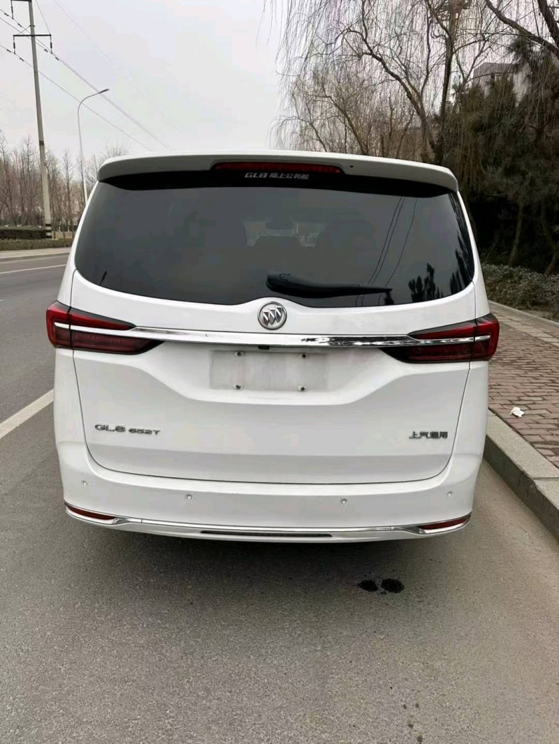 青岛21年别克GL84