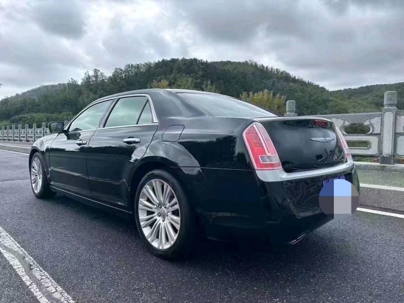 枣庄13年克莱斯勒300C3
