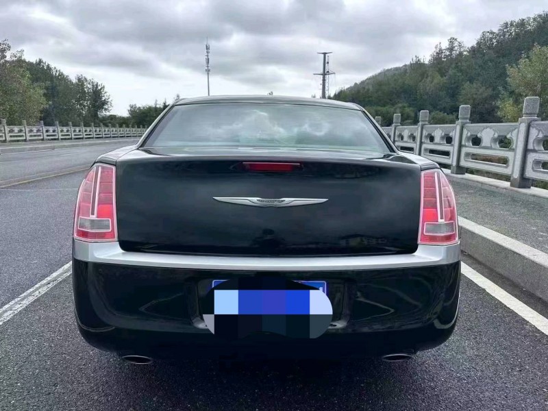 枣庄13年克莱斯勒300C4