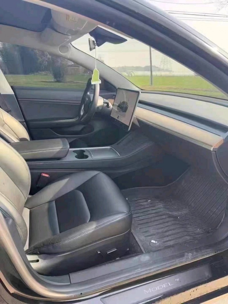 濟寧22年特斯拉MODEL 37