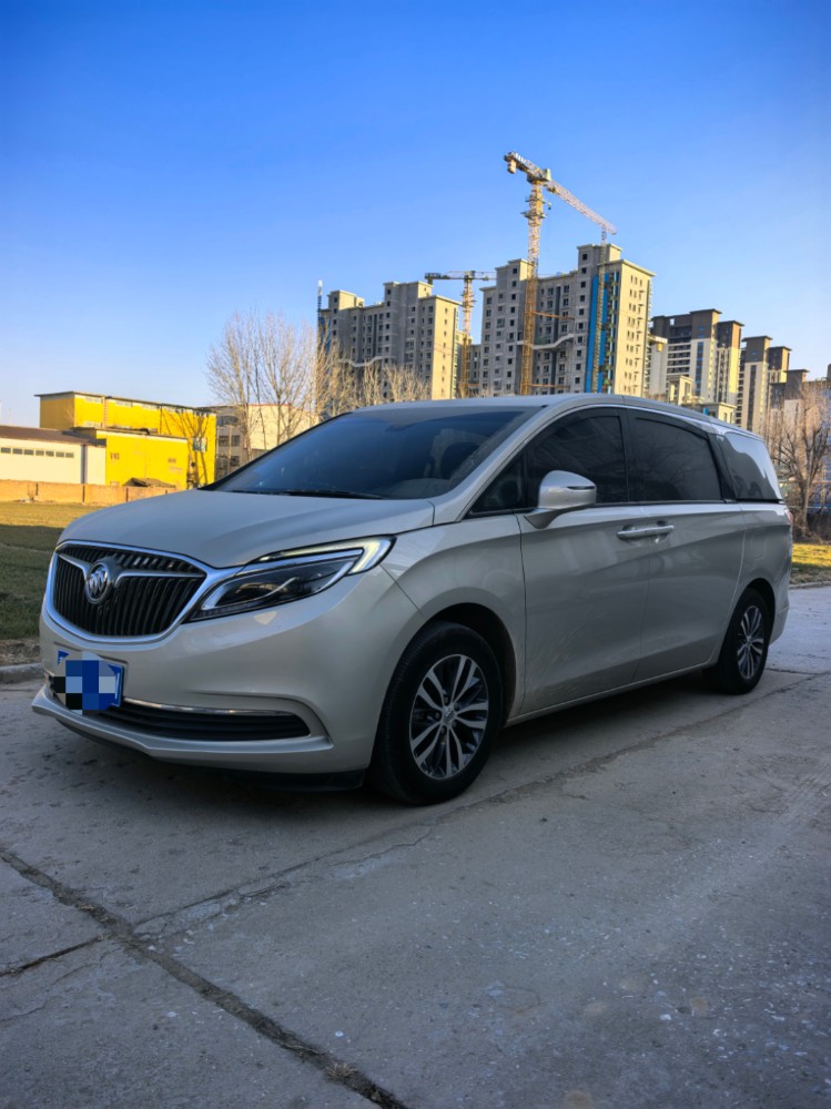 保定19年别克GL82