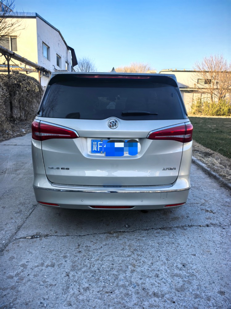 保定19年别克GL84