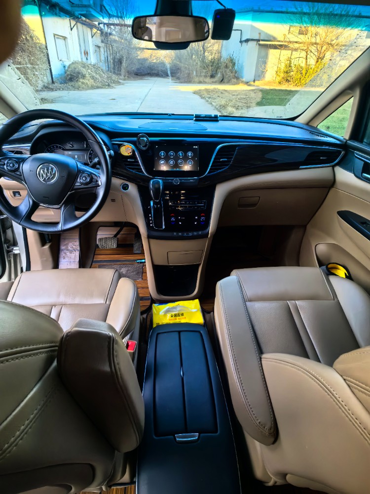 保定19年别克GL86