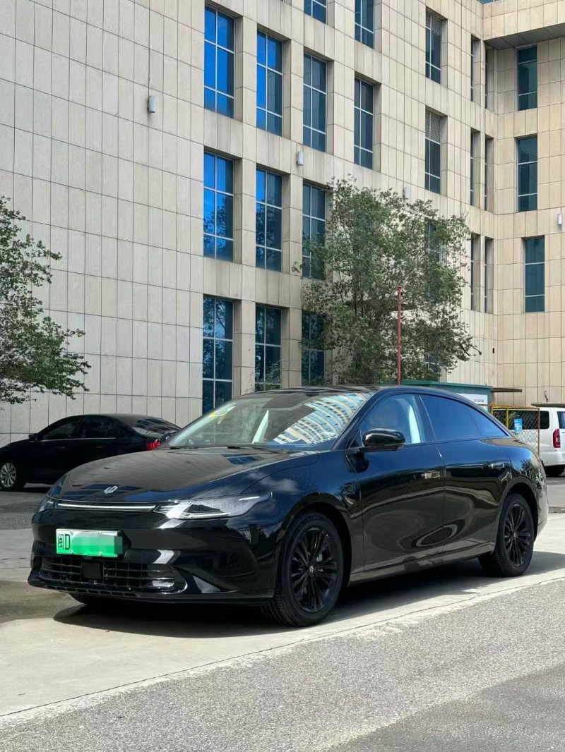 包頭24年零跑汽車C012