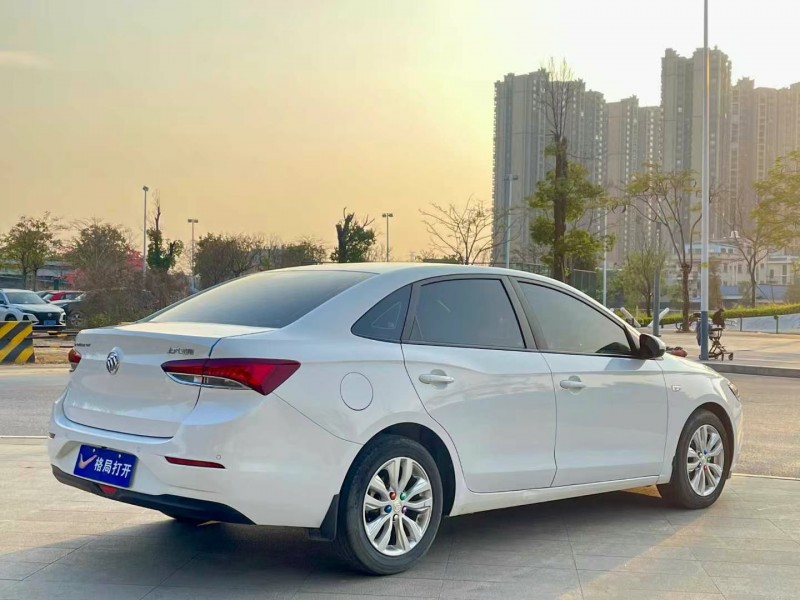 东莞22年别克英朗7