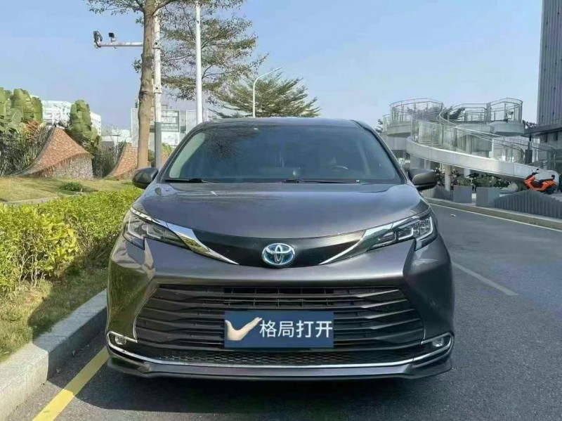 广州22年丰田塞纳1