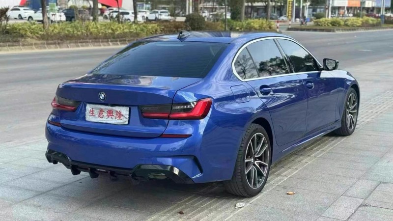 广州21年宝马3系8