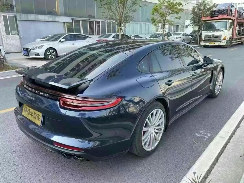 广州19年保时捷帕拉梅拉4