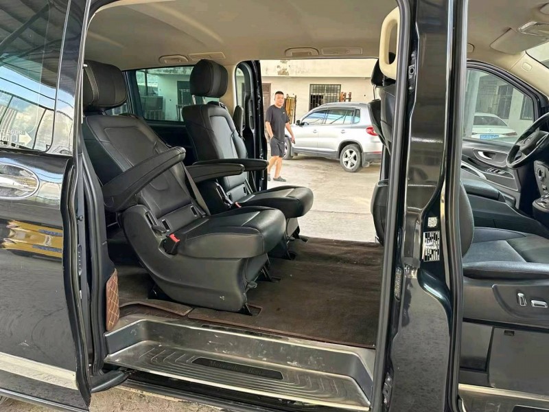 徐州18年奔驰威霆7