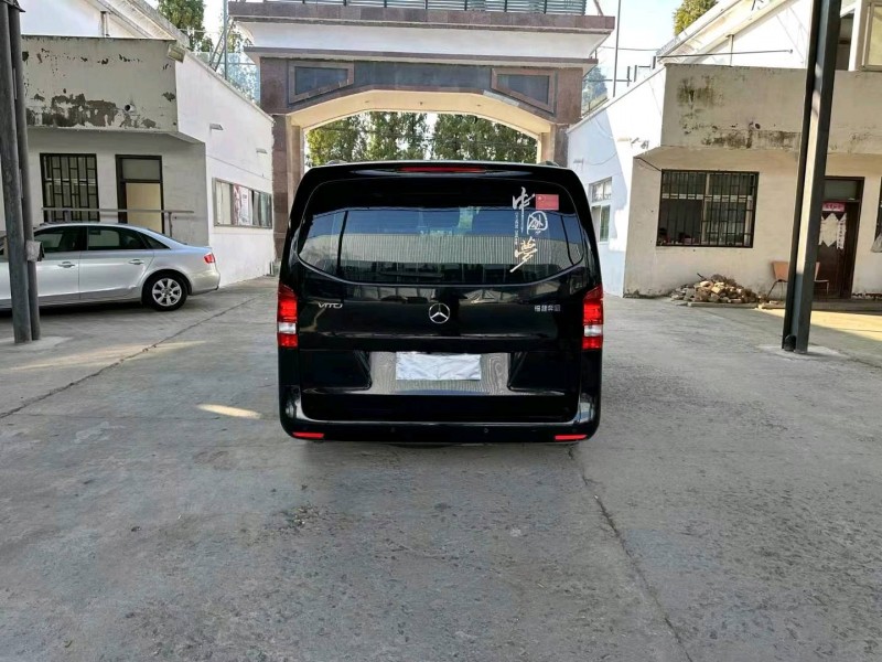 徐州18年奔驰威霆9