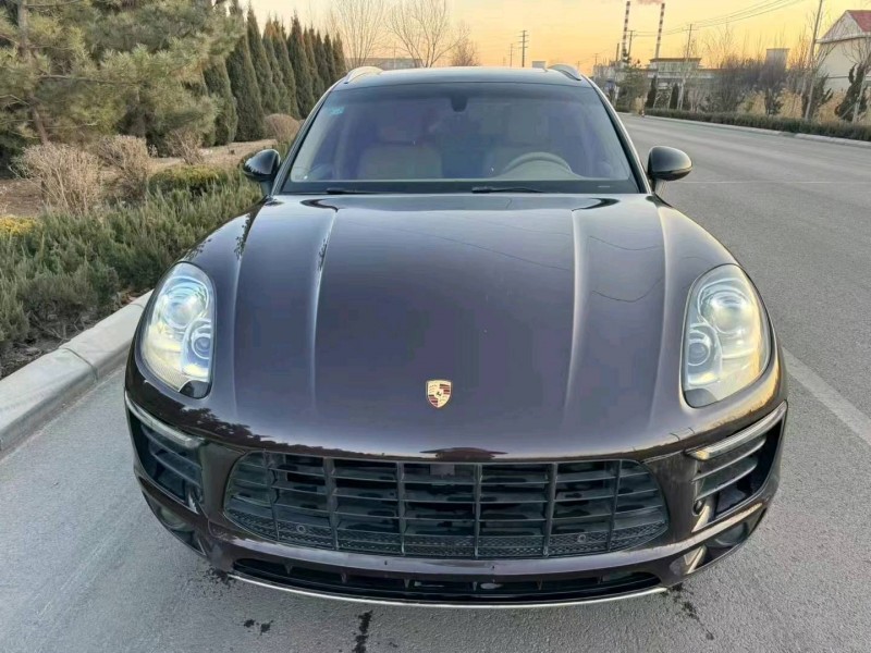 济宁16年保时捷Macan1