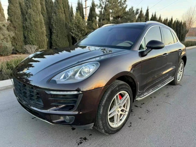 济宁16年保时捷Macan3