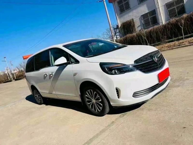 青岛21年别克GL82