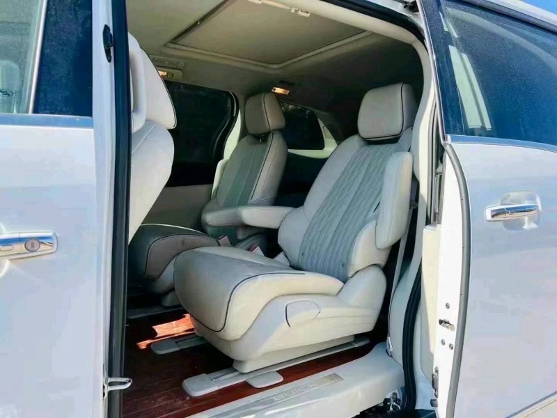 青岛21年别克GL85