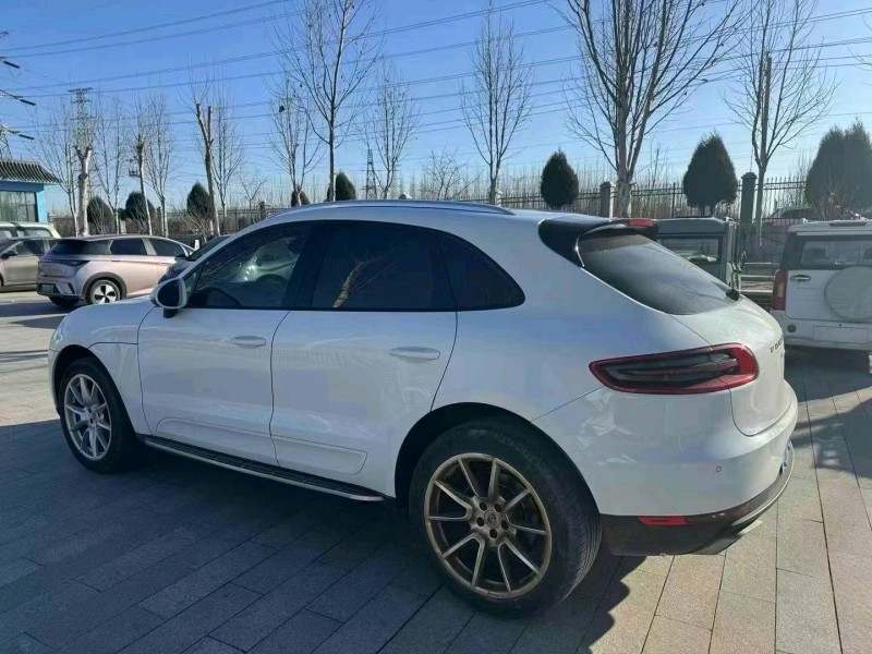 济宁16年保时捷Macan5