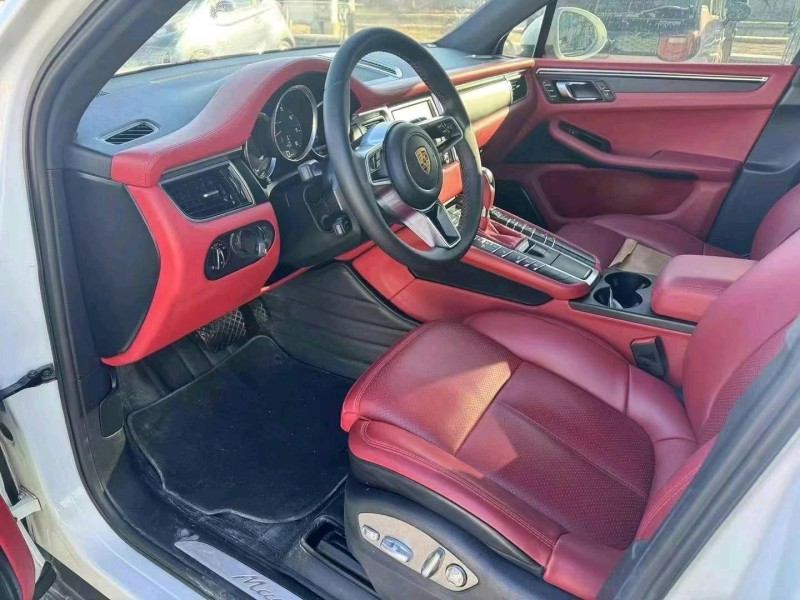 济宁16年保时捷Macan9