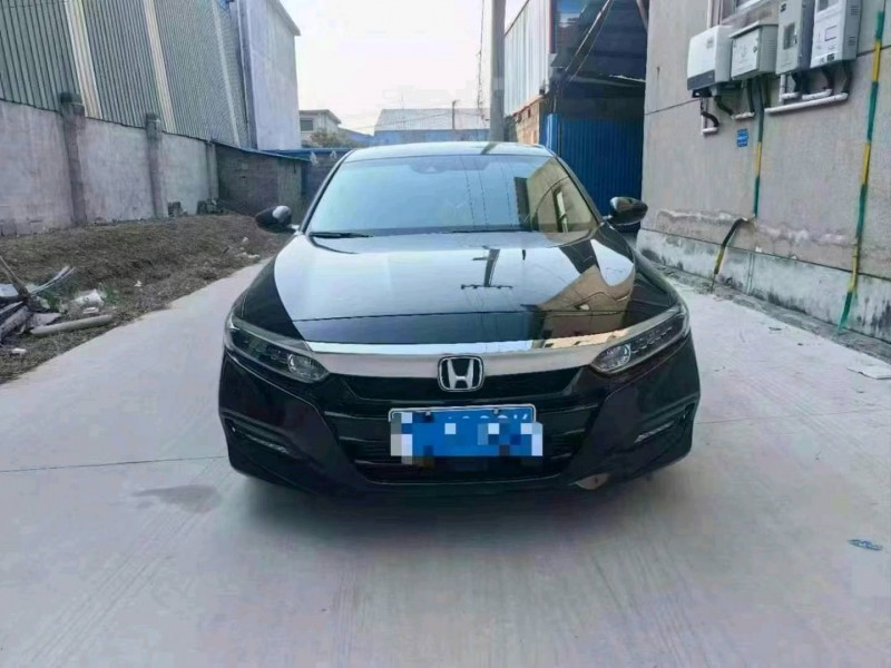 济宁21年本田雅阁1