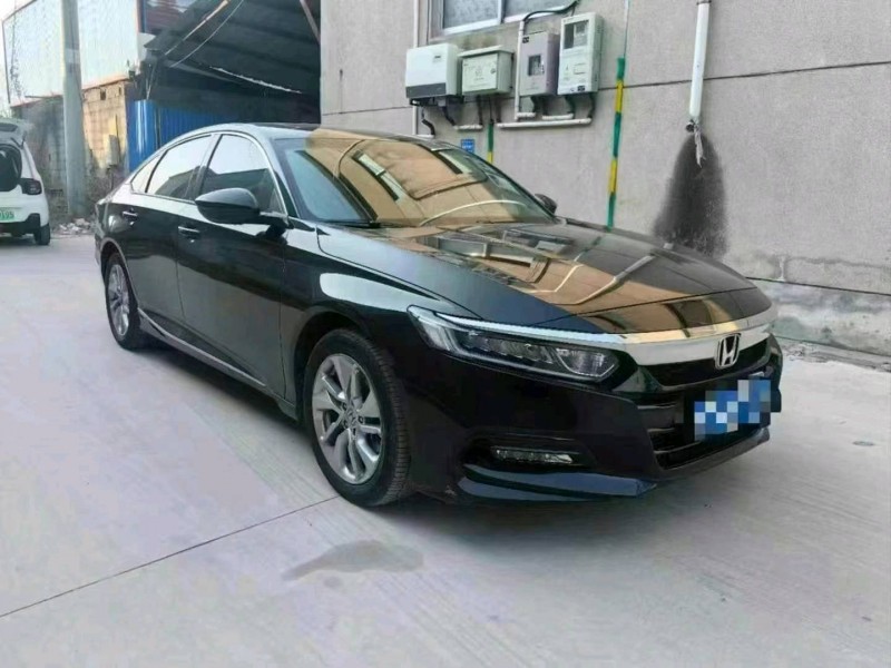 济宁21年本田雅阁2