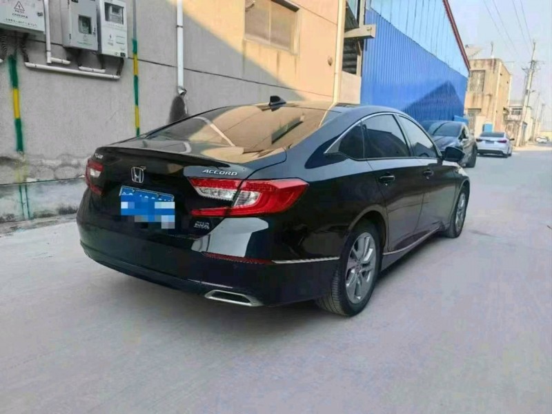 济宁21年本田雅阁6