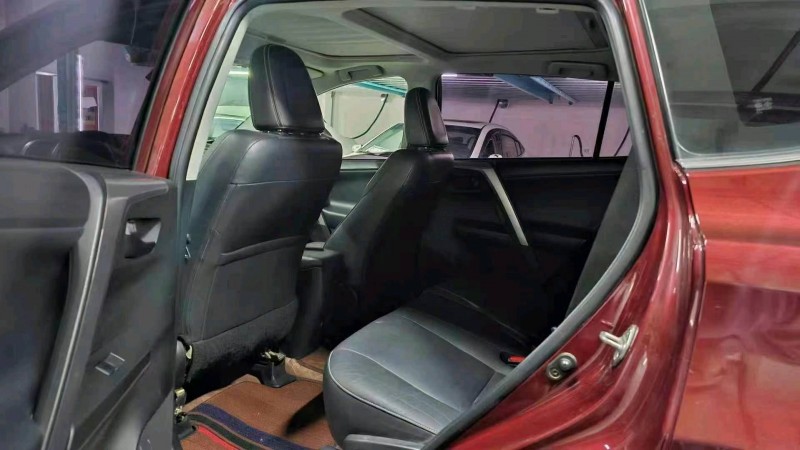 畢節18年豐田RAV46