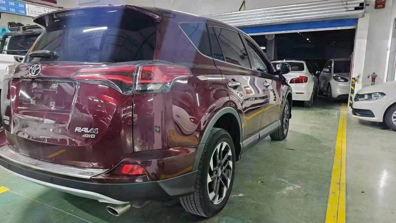 畢節18年豐田RAV47