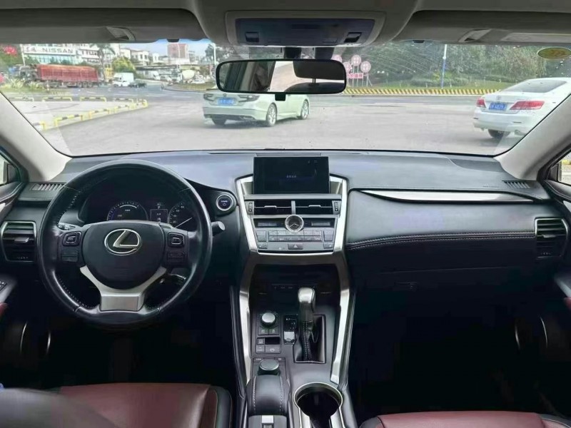 广州16年雷克萨斯NX4