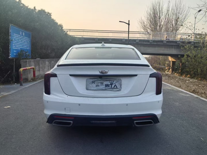阜陽21年凱迪拉克CT59