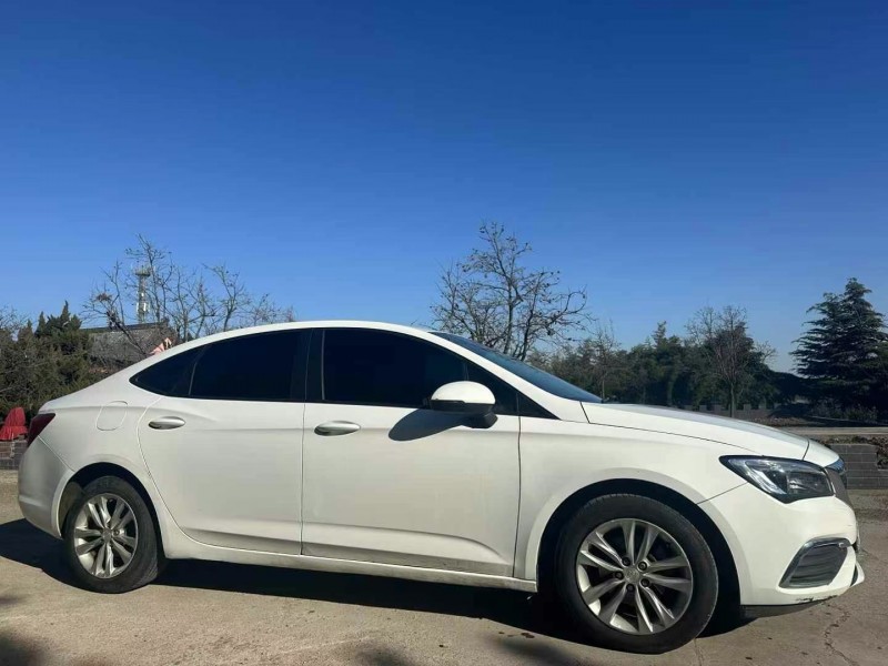 青岛17年别克威朗6