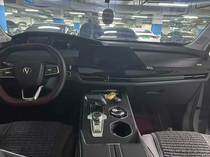 成都24年長安汽車UNI4