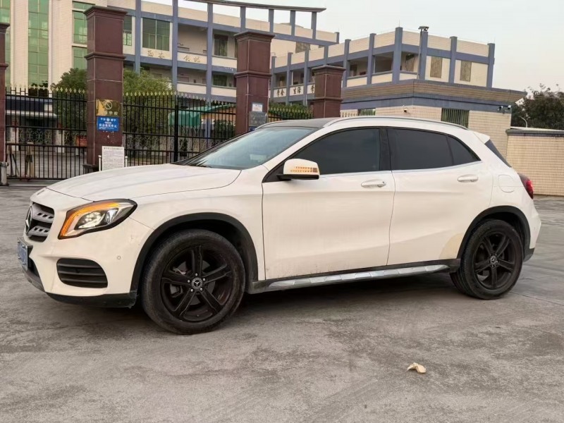 广州20年奔驰GLA3