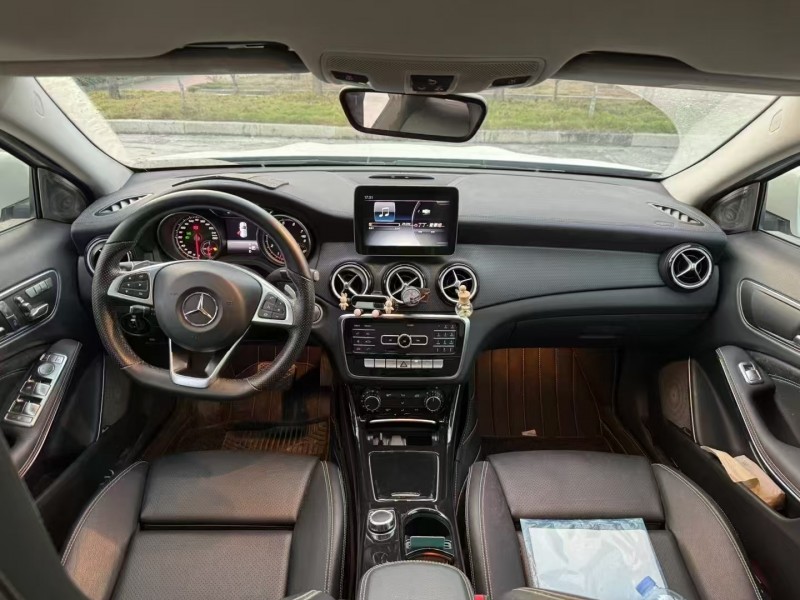 广州20年奔驰GLA7