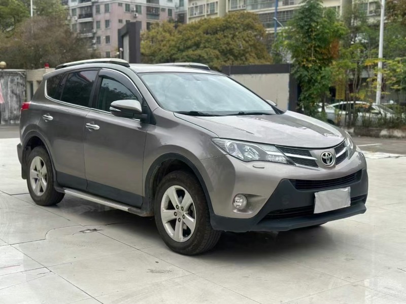 广州14年丰田RAV43
