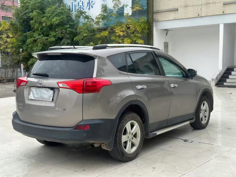 广州14年丰田RAV48