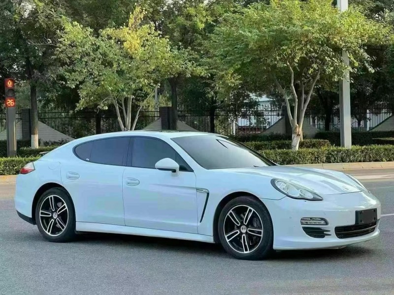 西安12年保時捷帕拉梅拉2