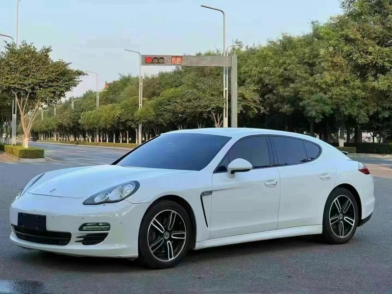 西安12年保時捷帕拉梅拉3