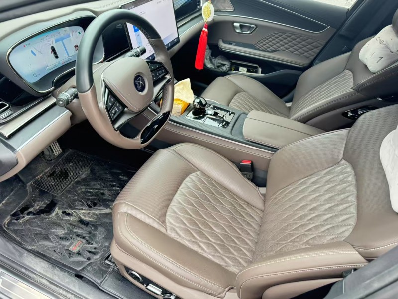 广州23年比亚迪汉4