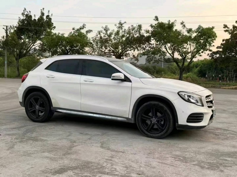 广州20年奔驰GLA2