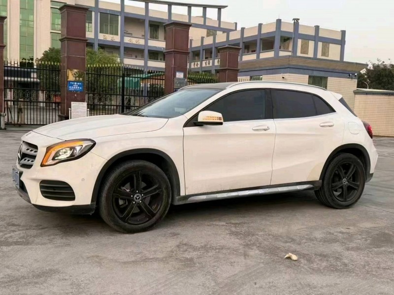 广州20年奔驰GLA3