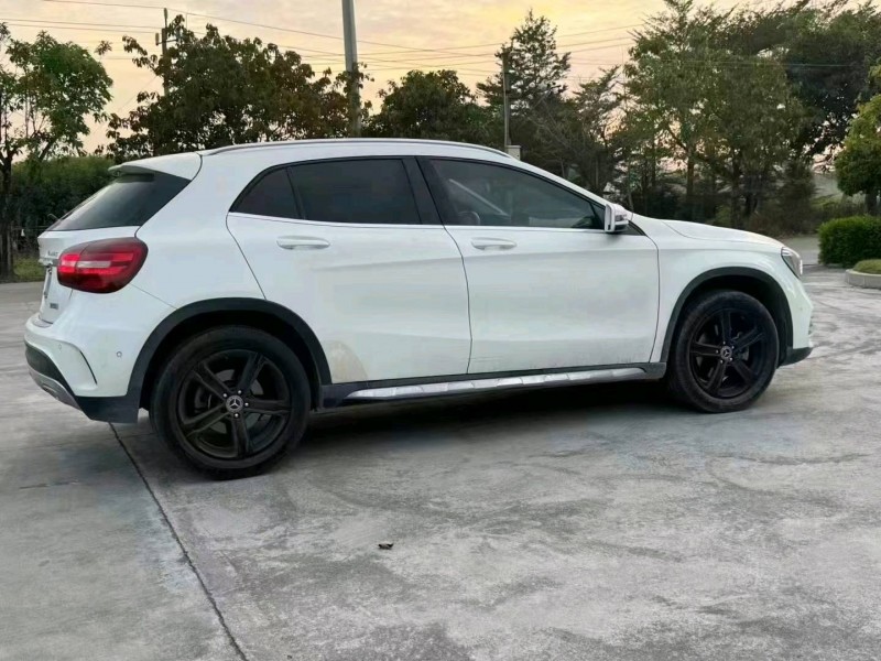 广州20年奔驰GLA8