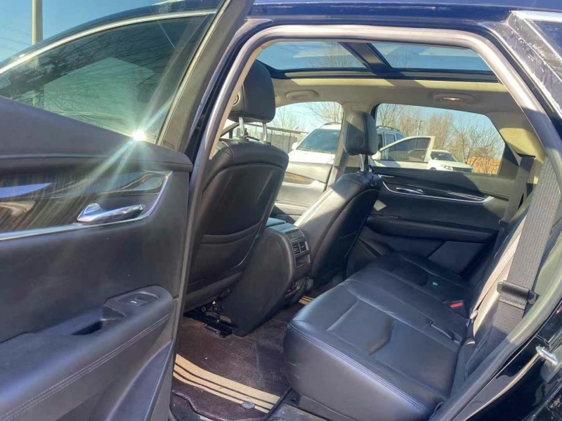 保定18年凯迪拉克XT57